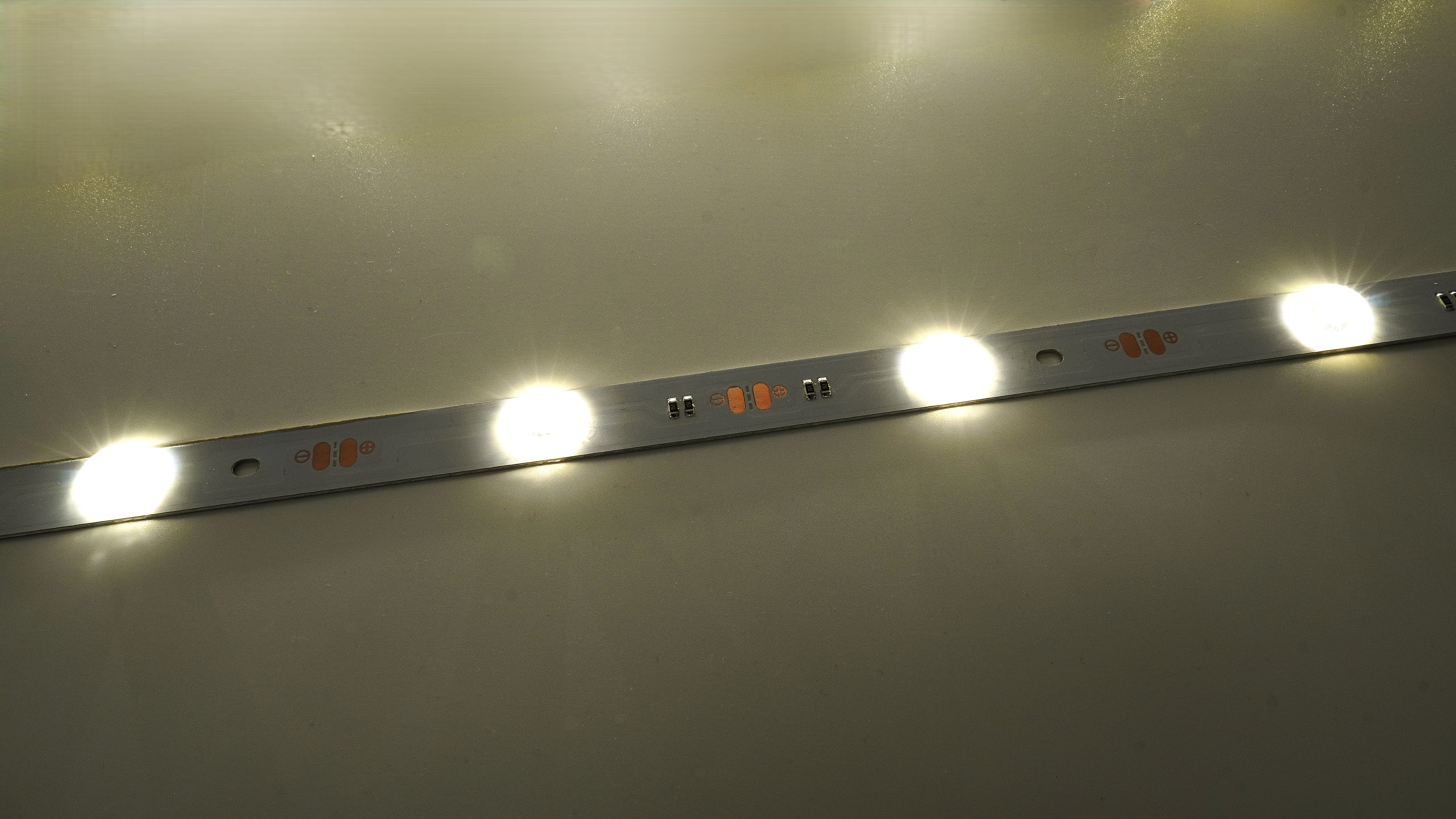 Светодиодная линейка LL-12V-12W-4000K-IP20-LC